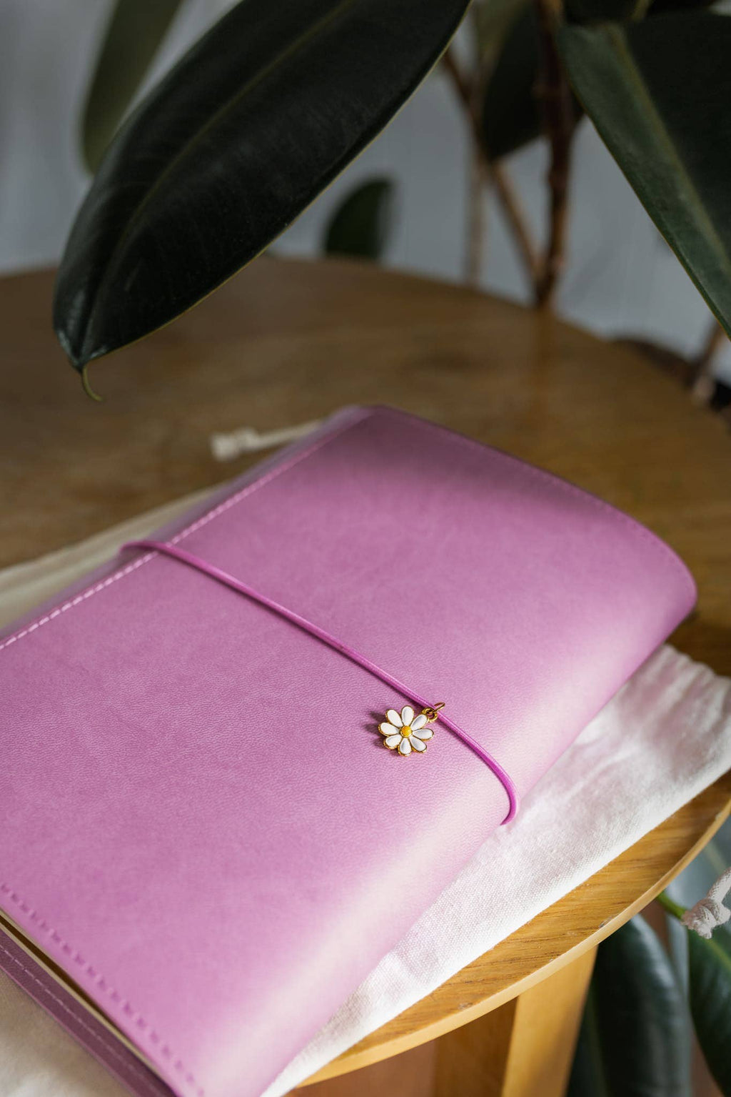 Refillable Folio in Rose Quartz