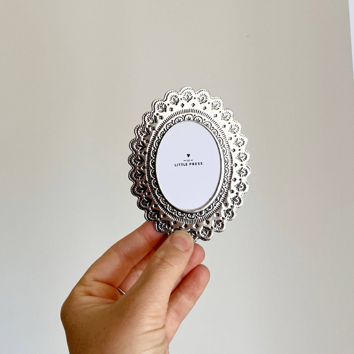 Faux Tin ~ Oval travel/desk frame ~ silver