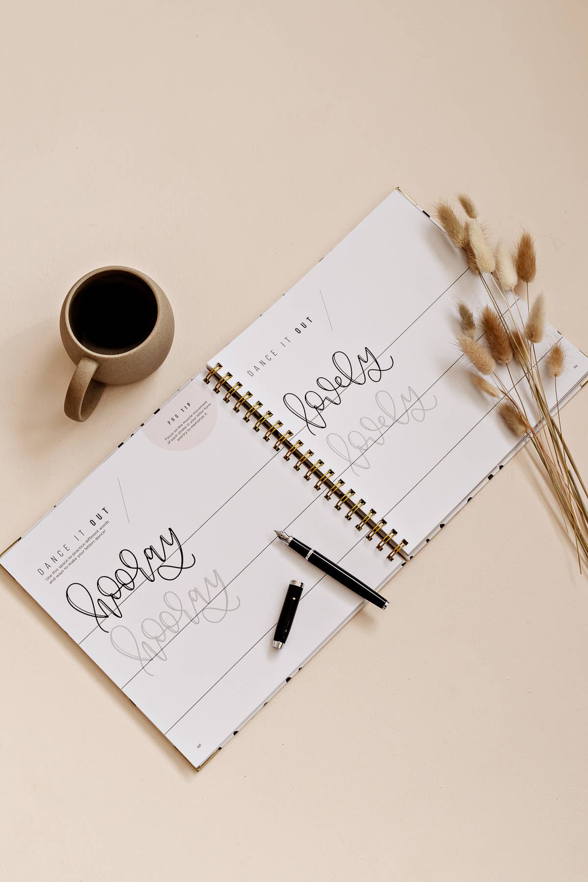 Hand Lettering: A Calligraphy Workbook to Start a New Hobby