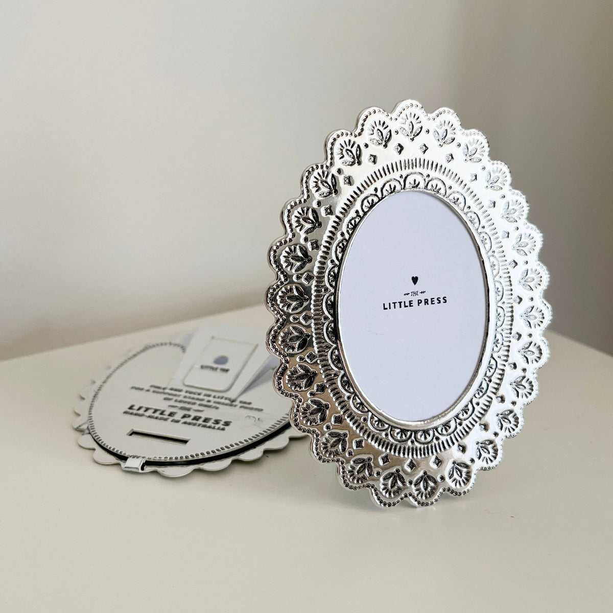 Faux Tin ~ Oval travel/desk frame ~ silver