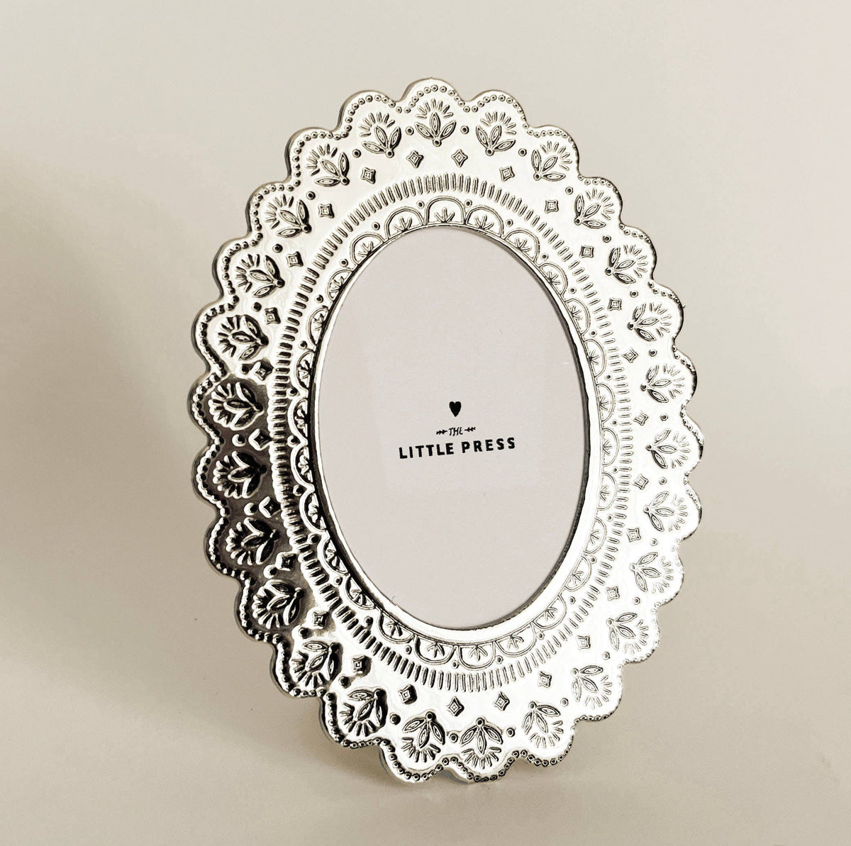 Faux Tin ~ Oval travel/desk frame ~ silver